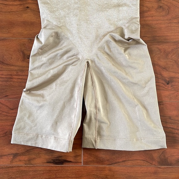 Sweet Nothings Tummy and Leg Control Shapewear - Picture 3 of 7